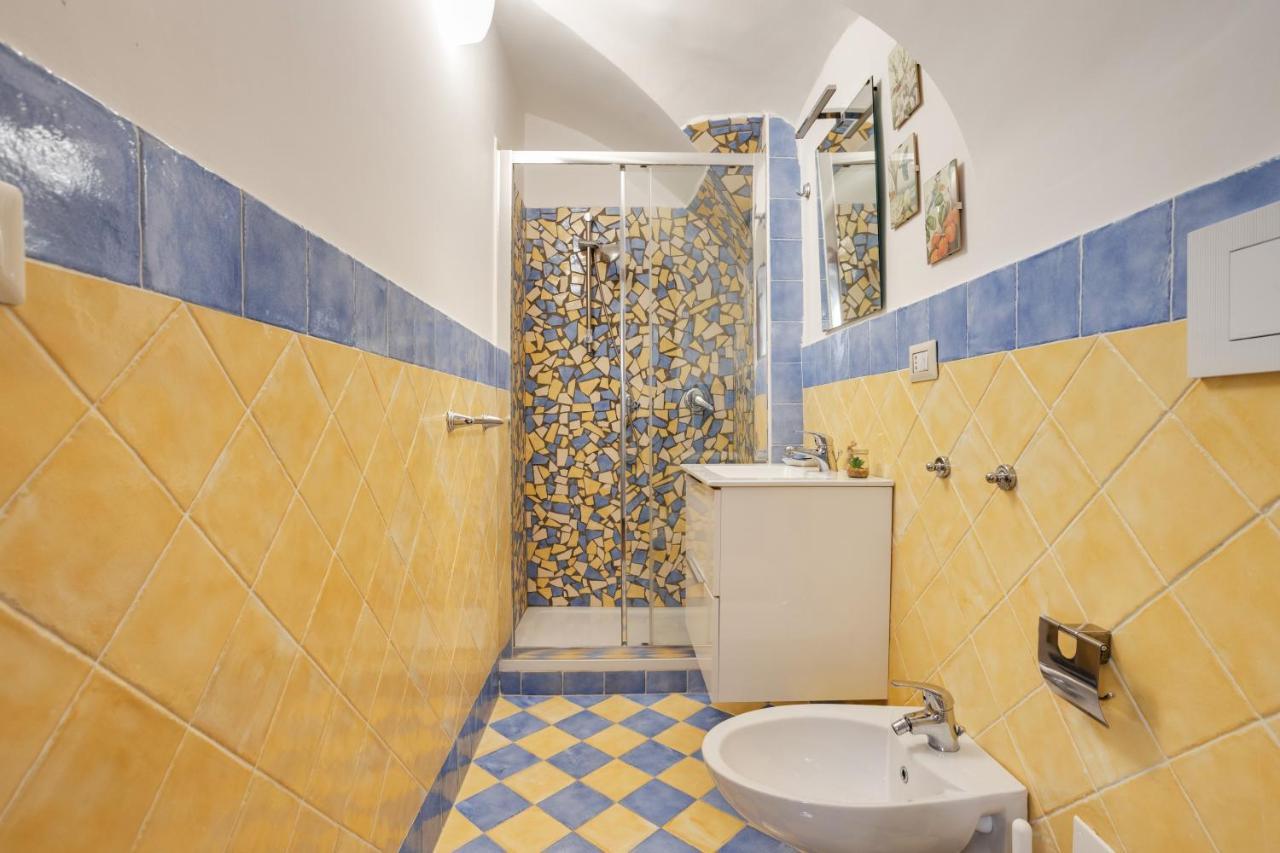 Guesthost - Casa Querida Central & Elegant Flat ナポリ エクステリア 写真